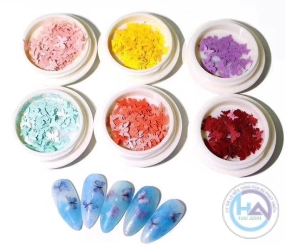 Bướm đính móng