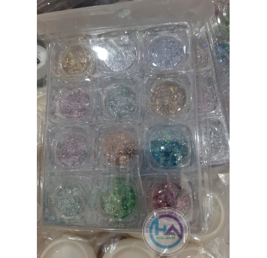 Bướm đính móng