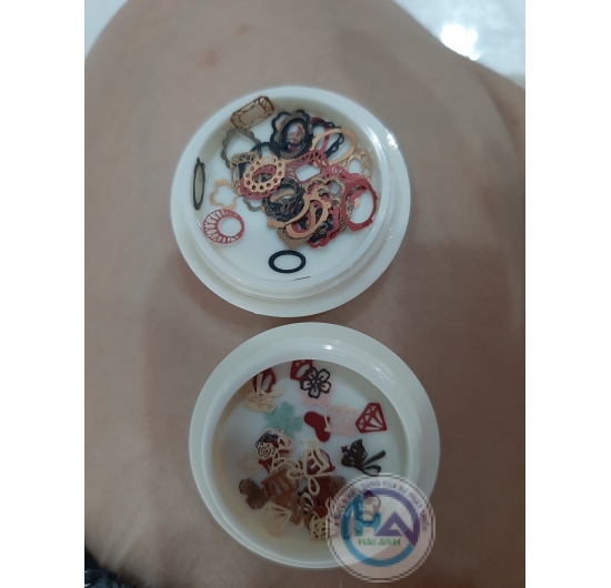 Bướm đính móng